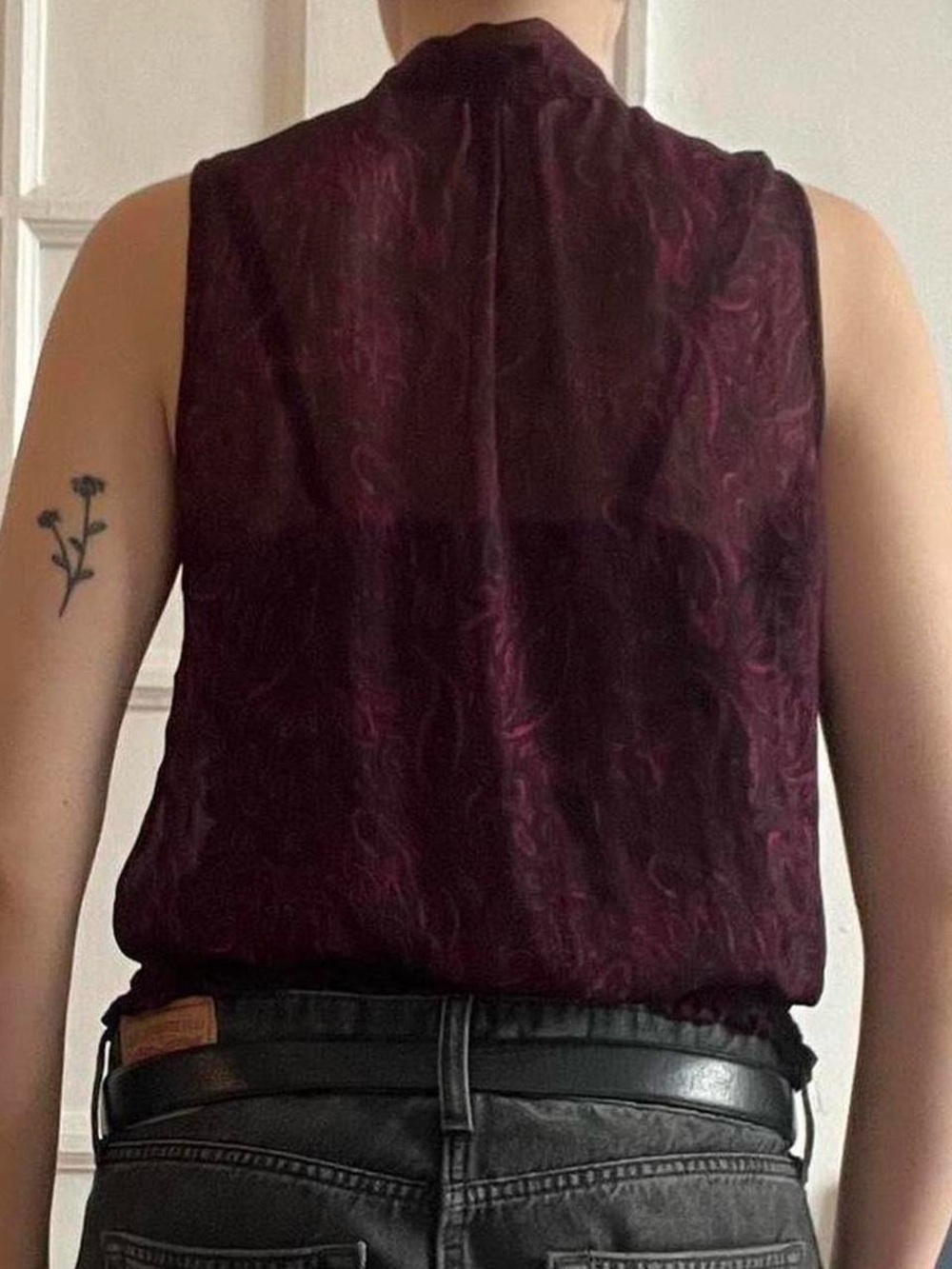 Size Small Purple Jacob Patterned Top - Picture 2 of 7